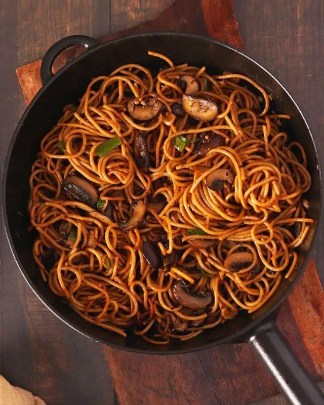 Mushroom Schezwen Noodles